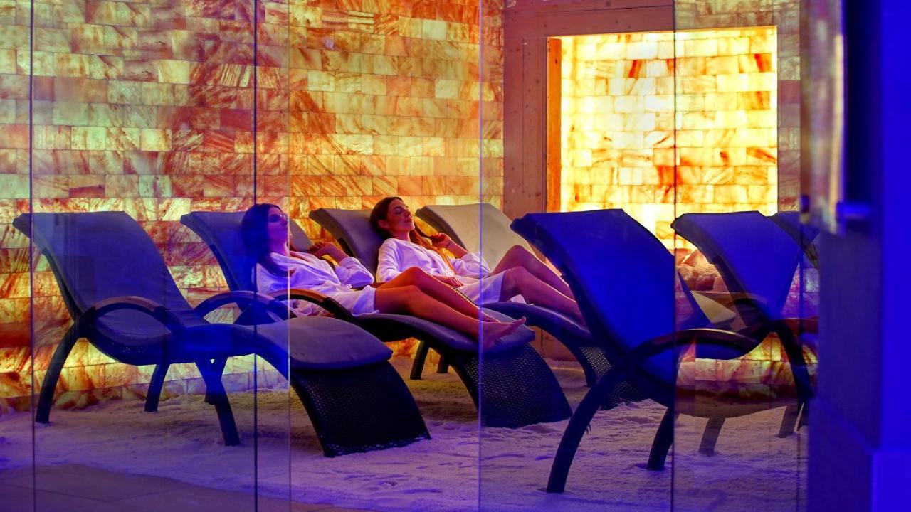 碧艾丽喀卡曼药疗Spa酒店 Świeradów-Zdrój 外观 照片